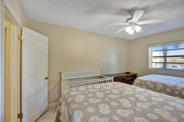 4270 NW 40th Street 211, Lauderdale Lakes, FL 33319