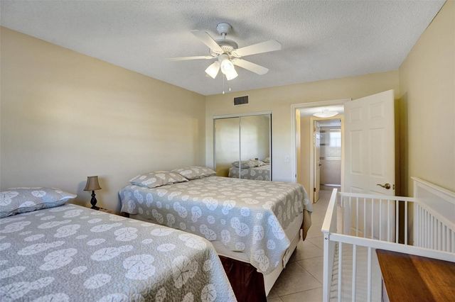 4270 NW 40th Street 211, Lauderdale Lakes, FL 33319