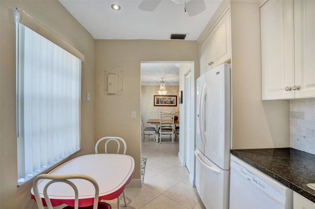 4270 NW 40th Street 211, Lauderdale Lakes, FL 33319
