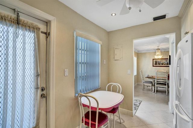 4270 NW 40th Street 211, Lauderdale Lakes, FL 33319