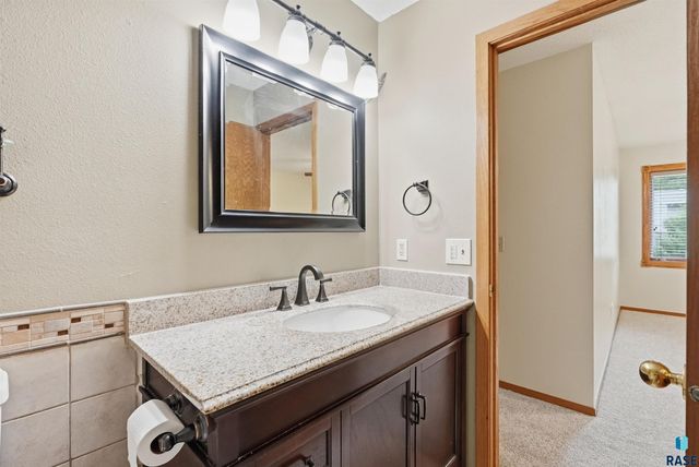 4600 Quail Run Ave Avenue, Sioux Falls, SD 57105
