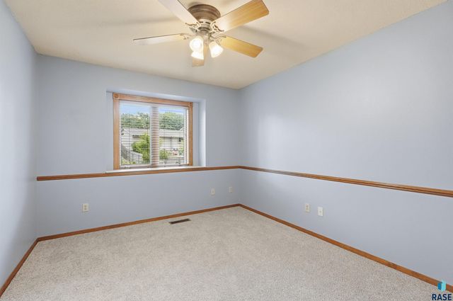 4600 Quail Run Ave Avenue, Sioux Falls, SD 57105