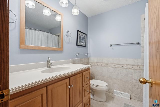 4600 Quail Run Ave Avenue, Sioux Falls, SD 57105