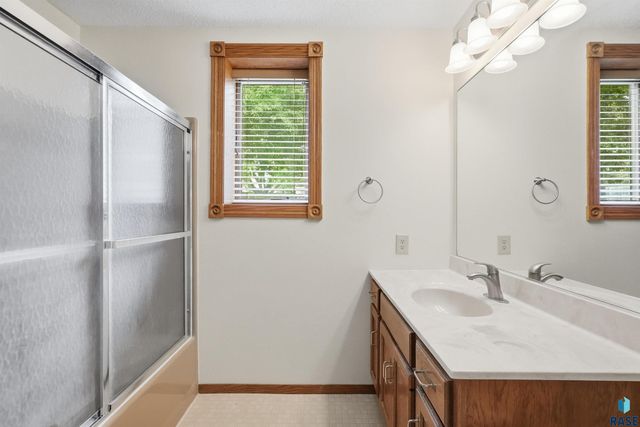 4600 Quail Run Ave Avenue, Sioux Falls, SD 57105