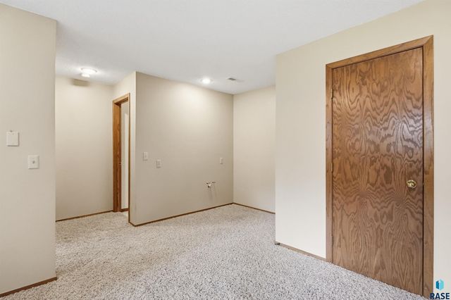 4600 Quail Run Ave Avenue, Sioux Falls, SD 57105