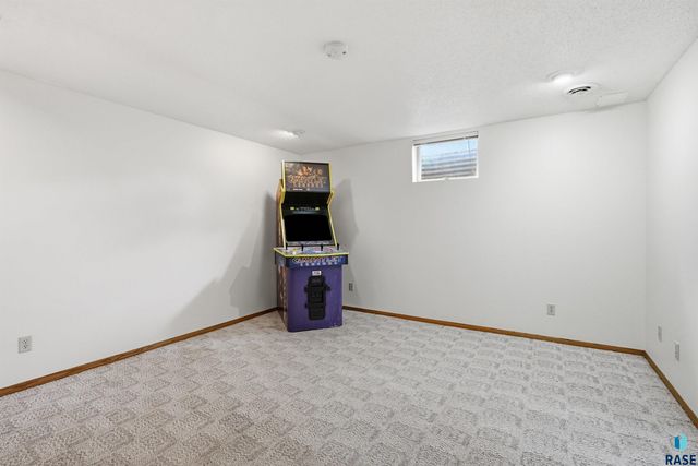 4600 Quail Run Ave Avenue, Sioux Falls, SD 57105