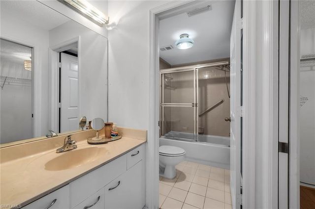 208 Furse Lakes CIR D6, Naples, FL 34104