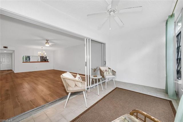 208 Furse Lakes CIR D6, Naples, FL 34104