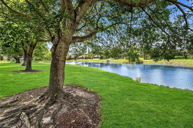 208 Furse Lakes CIR D6, Naples, FL 34104