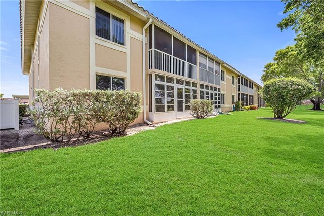 208 Furse Lakes CIR D6, Naples, FL 34104