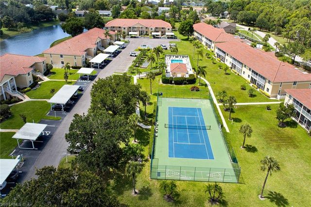 208 Furse Lakes CIR D6, Naples, FL 34104