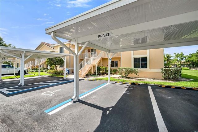 208 Furse Lakes CIR D6, Naples, FL 34104
