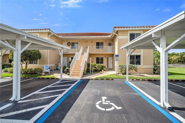 208 Furse Lakes CIR D6, Naples, FL 34104