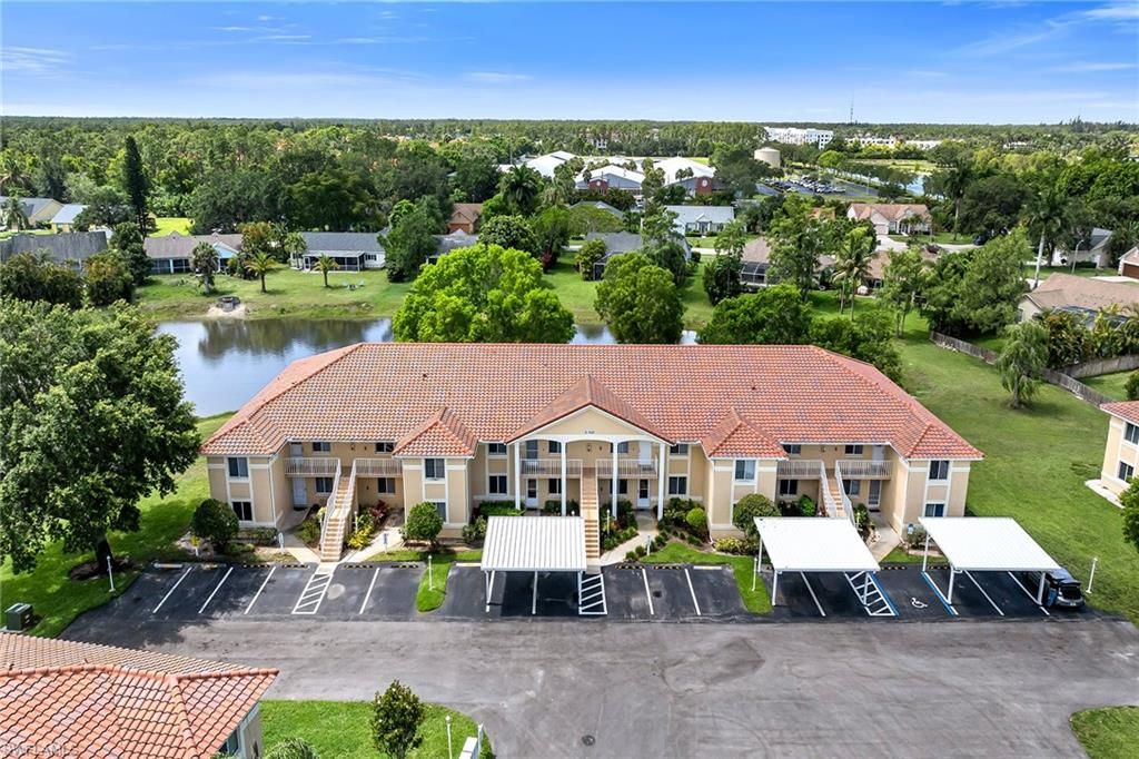 208 Furse Lakes CIR D6, Naples, FL 34104
