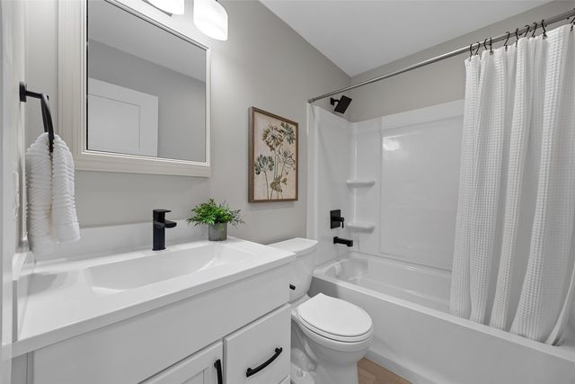 1505 Cottonwood Lane NE, Cedar Rapids, IA 52402