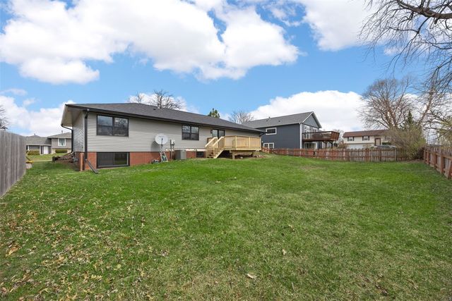 1505 Cottonwood Lane NE, Cedar Rapids, IA 52402