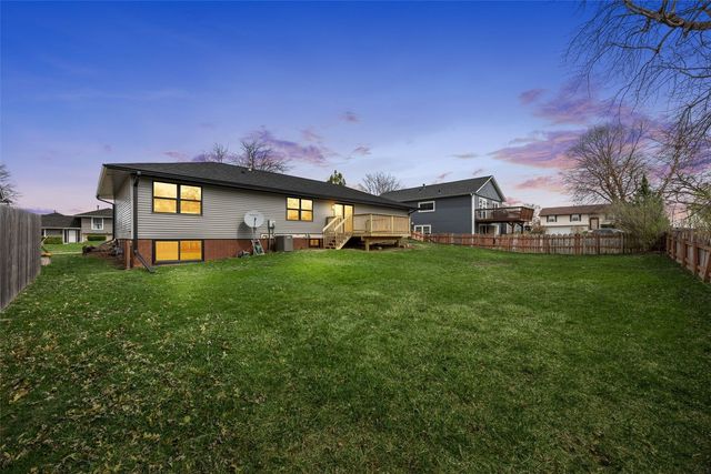 1505 Cottonwood Lane NE, Cedar Rapids, IA 52402