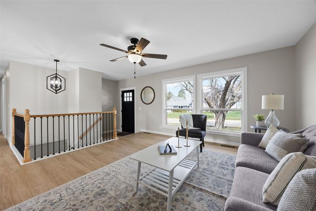 1505 Cottonwood Lane NE, Cedar Rapids, IA 52402