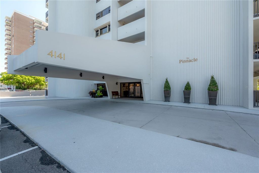 Image 2 of property listing at 4141 BAYSHORE BOULEVARD 1003, Tampa, FL 33611