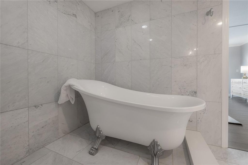 Image 30 of property listing at 4141 BAYSHORE BOULEVARD 1003, Tampa, FL 33611
