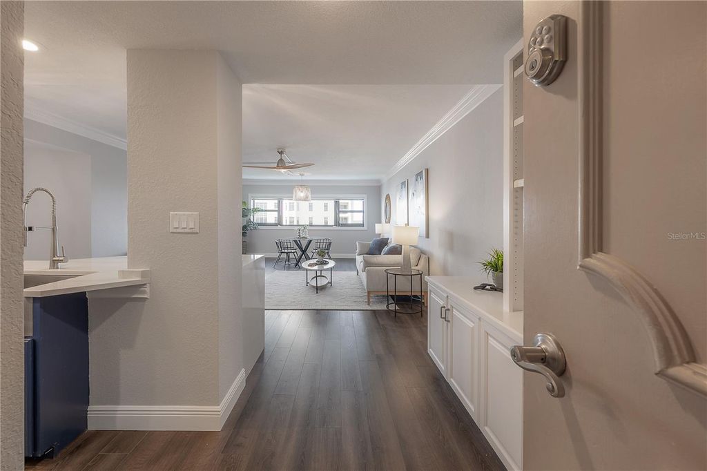 Image 4 of property listing at 4141 BAYSHORE BOULEVARD 1003, Tampa, FL 33611