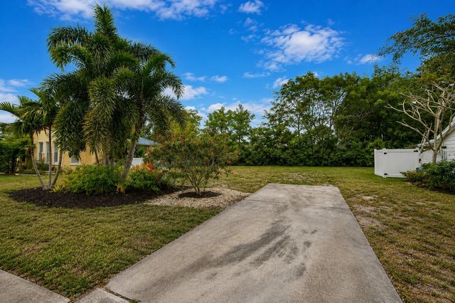463 ACACIA DRIVE, Sarasota, FL 34234