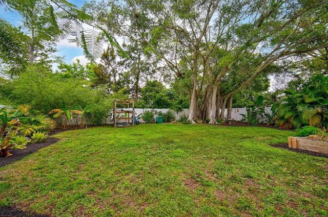 463 ACACIA DRIVE, Sarasota, FL 34234