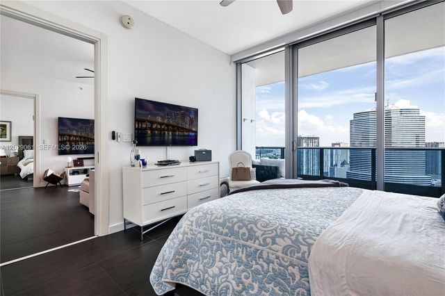 200 Biscayne Boulevard Way 4812, Miami, FL 33131