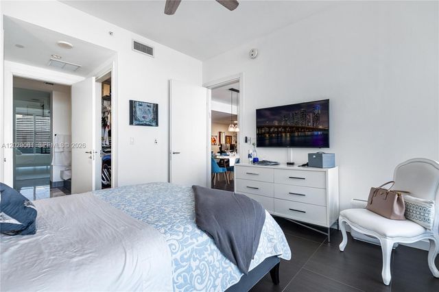 200 Biscayne Boulevard Way 4812, Miami, FL 33131