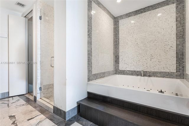 200 Biscayne Boulevard Way 4812, Miami, FL 33131