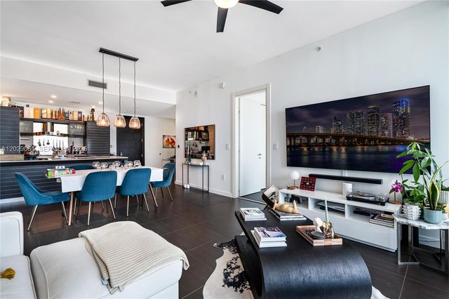 200 Biscayne Boulevard Way 4812, Miami, FL 33131