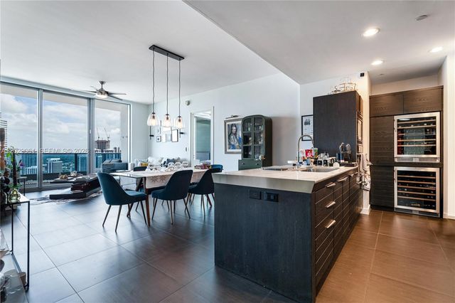 200 Biscayne Boulevard Way 4812, Miami, FL 33131