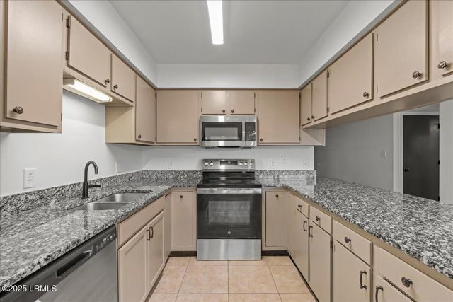 25 Sams Point Rd Apt 1C, Beaufort, SC 29907