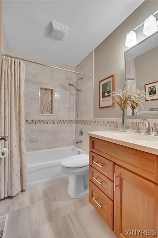 4475 Richwood Drive, Hamburg, NY 14075