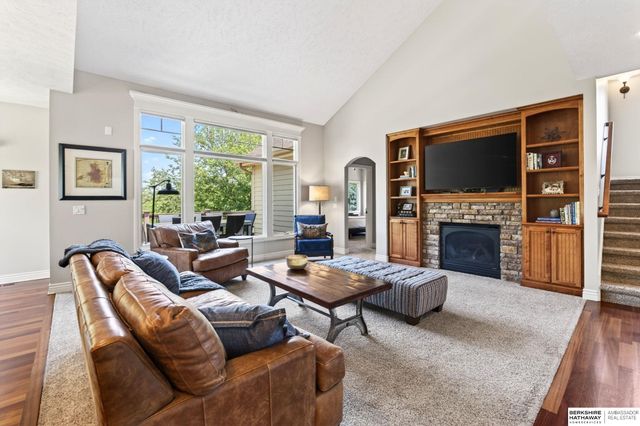15005 S 24th Avenue, Bellevue, NE 68123