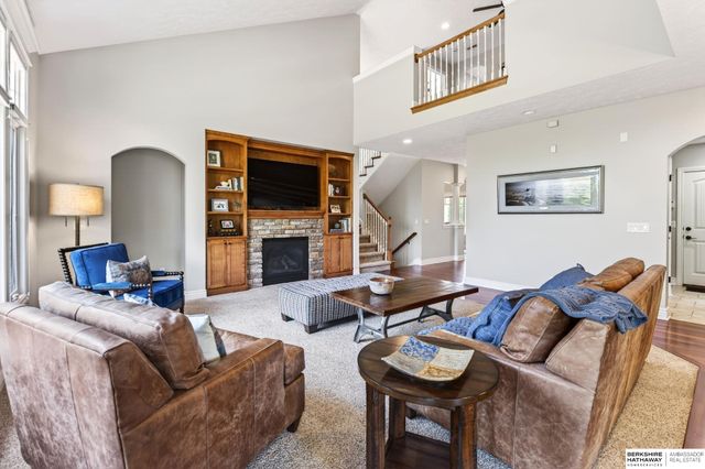 15005 S 24th Avenue, Bellevue, NE 68123