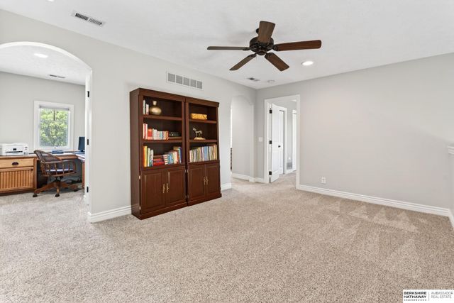 15005 S 24th Avenue, Bellevue, NE 68123