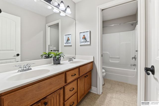 15005 S 24th Avenue, Bellevue, NE 68123