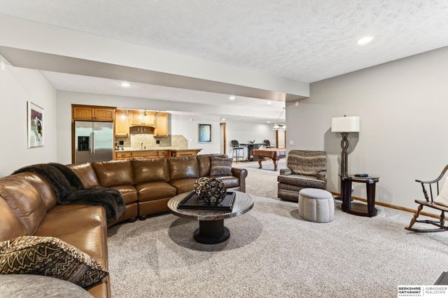 15005 S 24th Avenue, Bellevue, NE 68123