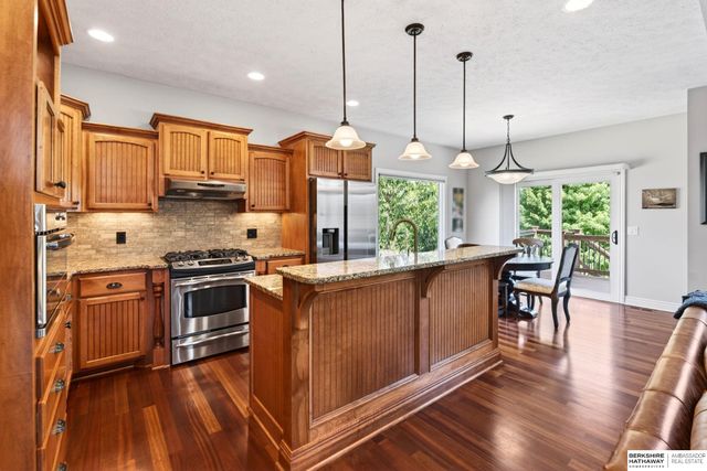 15005 S 24th Avenue, Bellevue, NE 68123