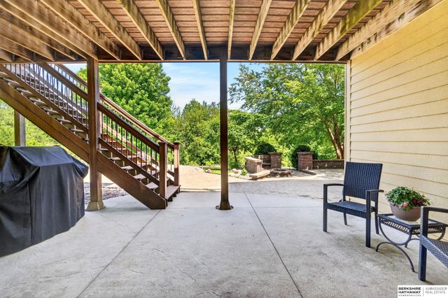 15005 S 24th Avenue, Bellevue, NE 68123