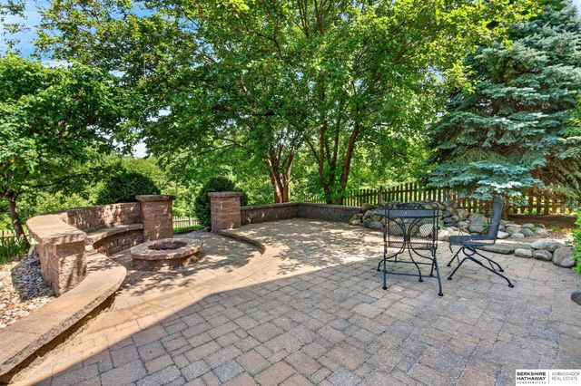 15005 S 24th Avenue, Bellevue, NE 68123
