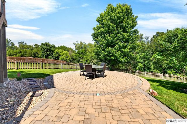 15005 S 24th Avenue, Bellevue, NE 68123