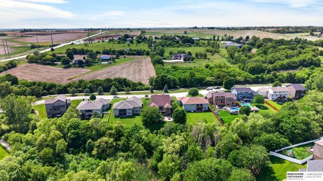 15005 S 24th Avenue, Bellevue, NE 68123