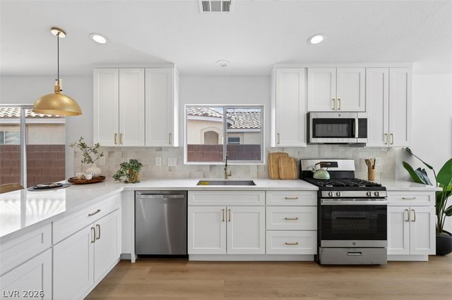 6668 Arctic Breeze Street, North Las Vegas, NV 89084