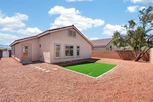 6668 Arctic Breeze Street, North Las Vegas, NV 89084