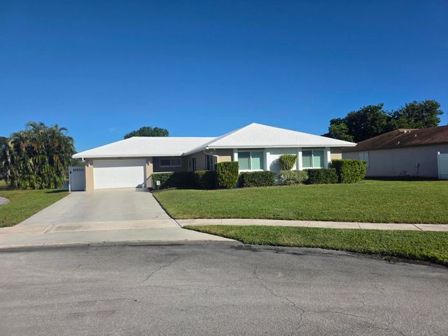 27 Vista Del Rio, Boynton Beach, FL 33426