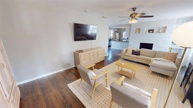 600 W 101st Terrace, Kansas City, MO 64114