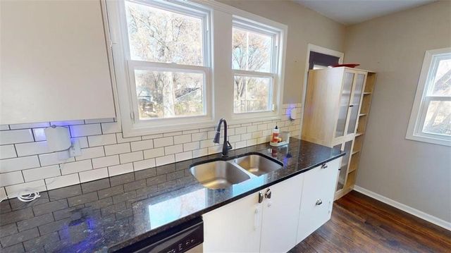 600 W 101st Terrace, Kansas City, MO 64114