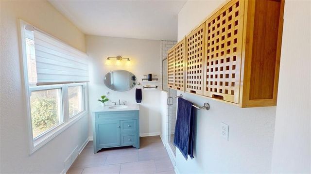 600 W 101st Terrace, Kansas City, MO 64114